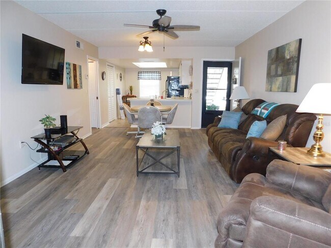 Photo - 305 Meadow Ln Unidad 305