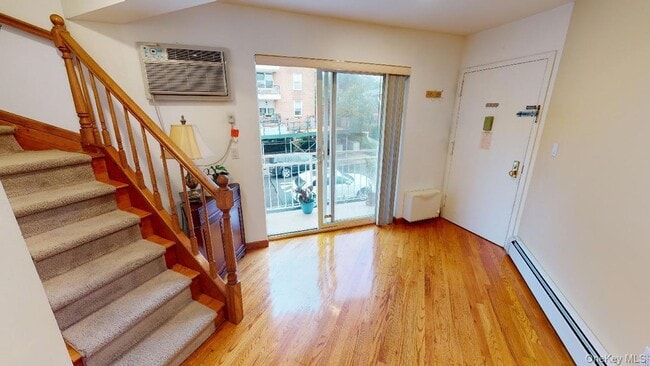 Photo - 67-27 Exeter St Unit 2