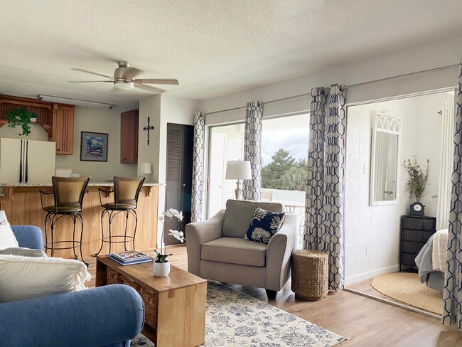 Building Photo - 4000 Gulf Terrace Dr Unit 275