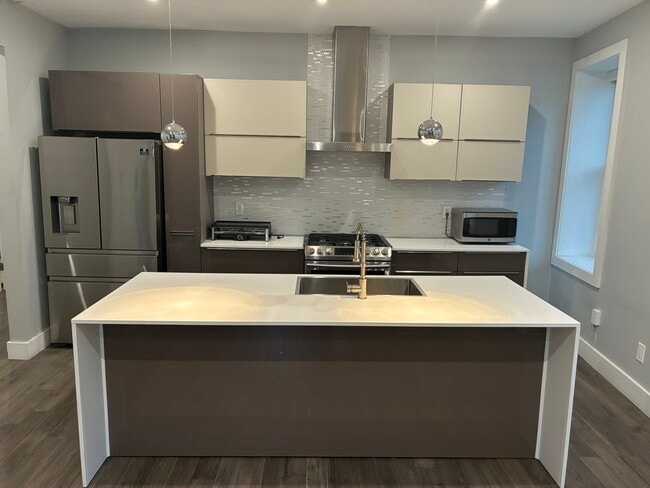 Kitchen - 100 Oak St Unit 3