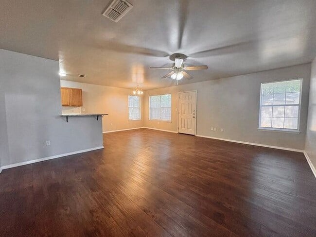 Photo - Available Now! Charming and Contemporary 3...