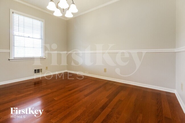 Photo - 2256 Street Deville SW