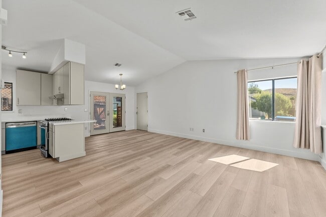 Photo - 145 Summerset Dr