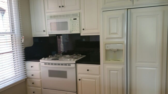 Photo - East Main Street Unidad 37 A