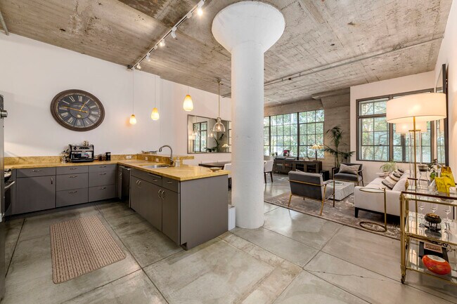 Photo - 300 Beale St Unit 304