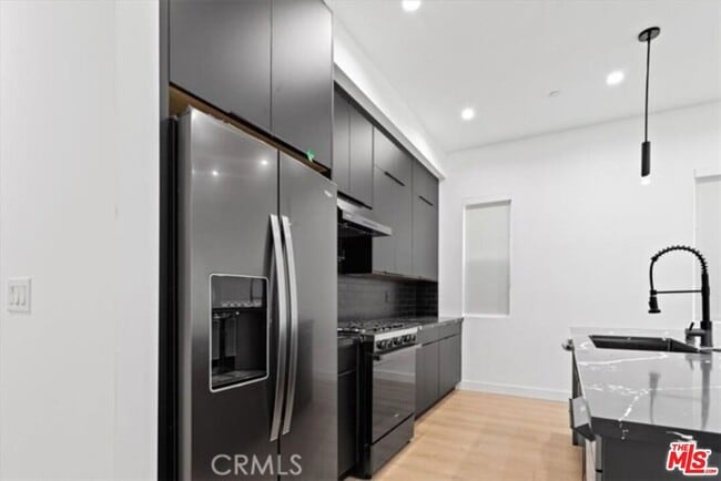 Photo - 1525 S Carmelina Ave