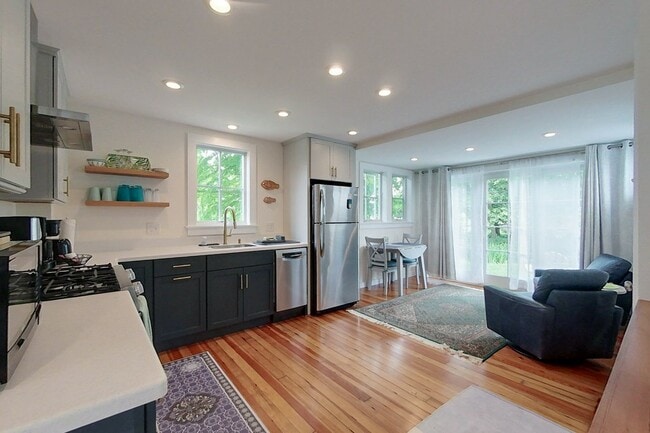 Photo - 23 Warren Ave