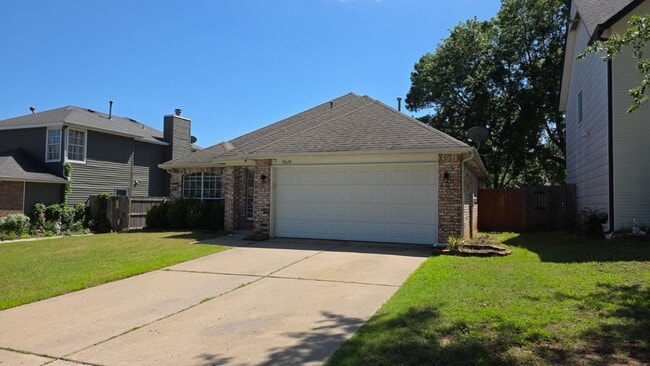 Photo - Large 3 bed 2 bath with 2 car garage.