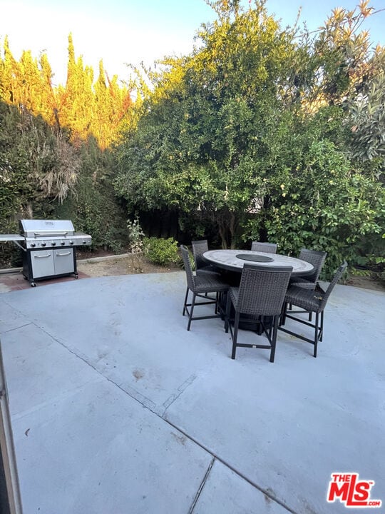 Photo - 18110 Tarzana St