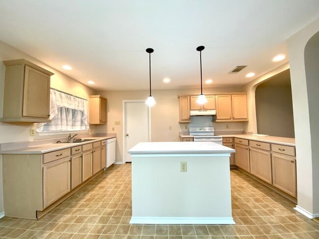 Photo - 10038 Silverbrook Pl