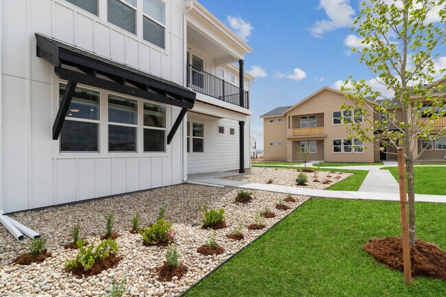 Photo - 1804 Iron Wheel Dr Unit 7