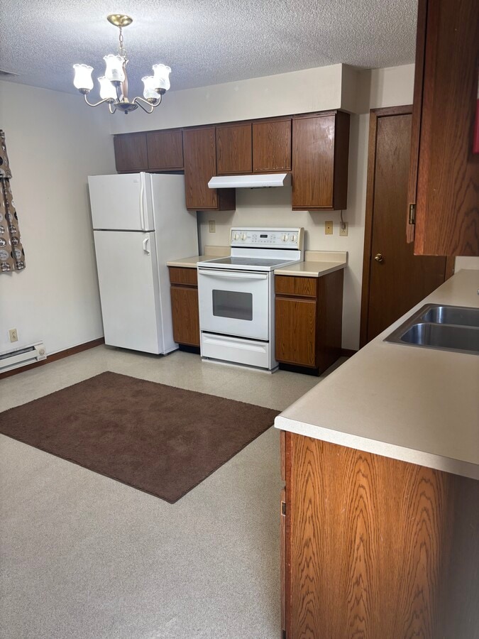 Kitchen …lots of cupboard space - 1117 S Central Ave Unit Apt #3