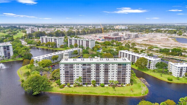 Photo - 2232 N Cypress Bend Dr Unit 107