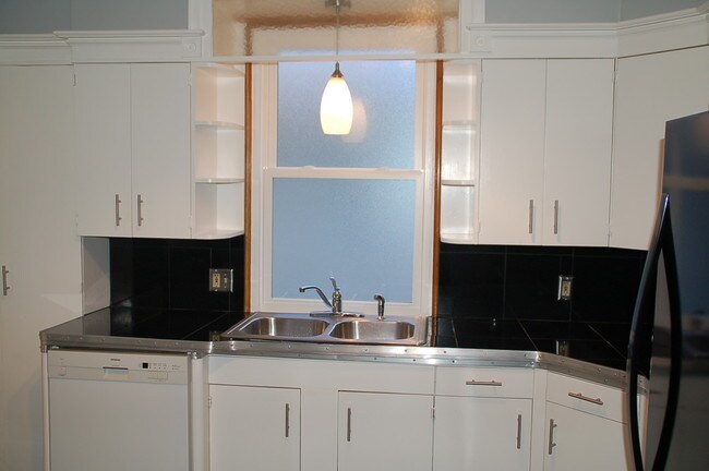 Cocina - 2301 Pierce St NE Unidad 1