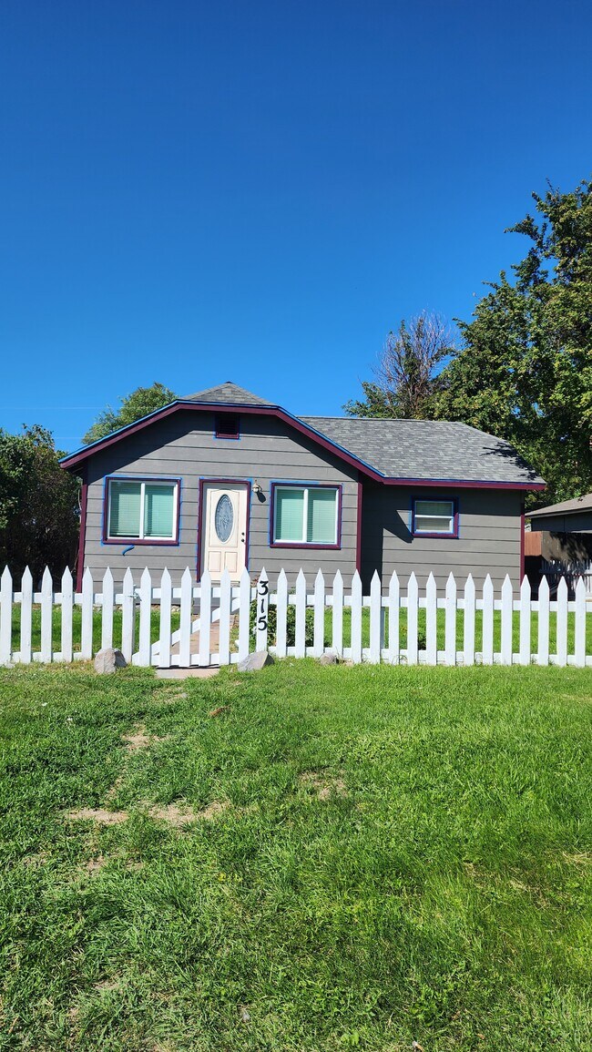 Photo - 315 W 12th Ave