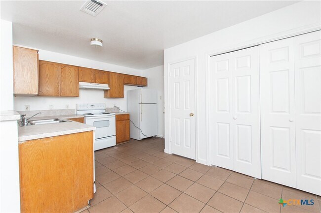 Photo - 4207 Primrose Dr Unit D