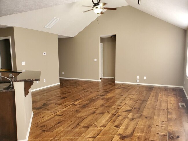 Photo - Beautiful 3-bedroom, 2-bath home in Republ...