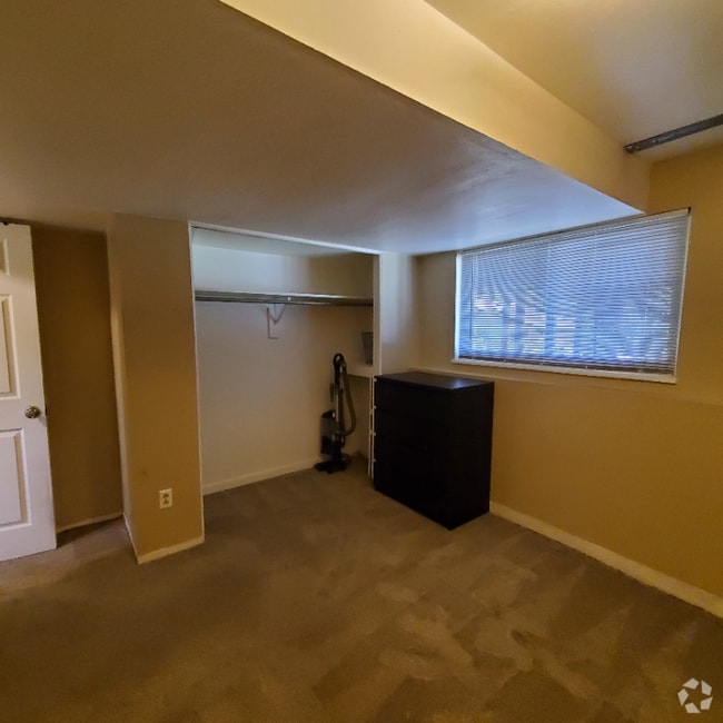 Building Photo - 3135 Vickers Dr Rental