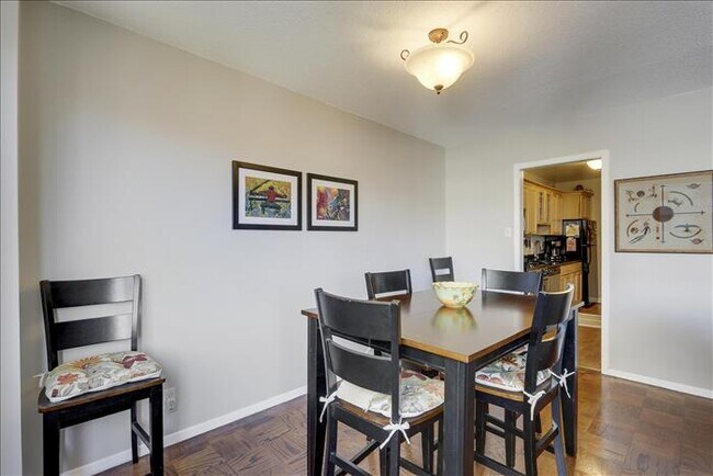 Dining Room - 4515 Willard Ave Unidad 1614S