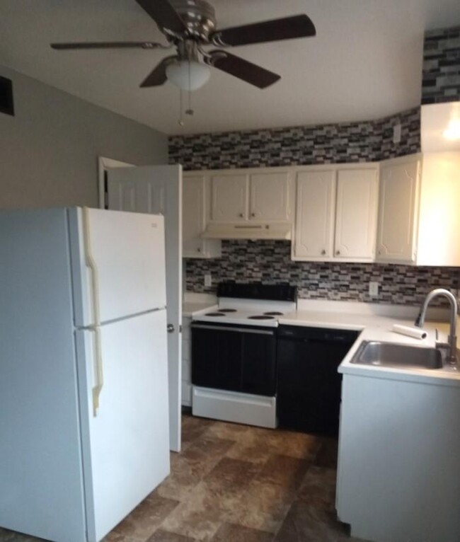 Photo - 174 9th St Apartamento