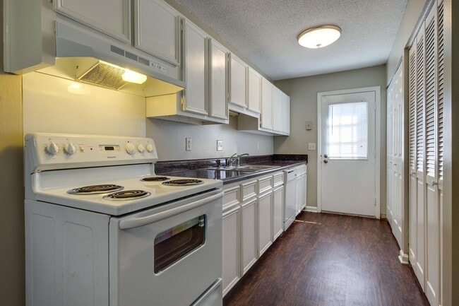 Photo - 1301 Neelys Bend Rd