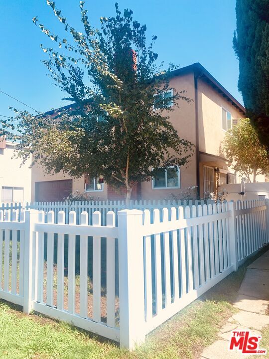 Building Photo - 5226 Wilkinson Ave Unit 4 Rental
