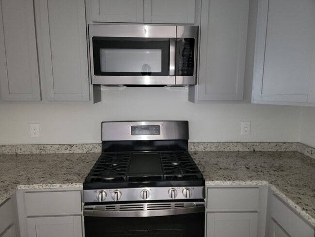 Photo - 412 Abigail Aly