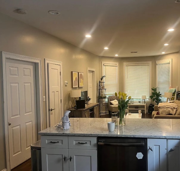 Photo - 2736 N Wilton Ave Unidad 2