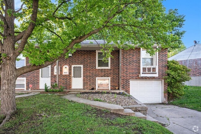 Building Photo - ****AVAILABLE NOW**** Huge Independence Du... Rental