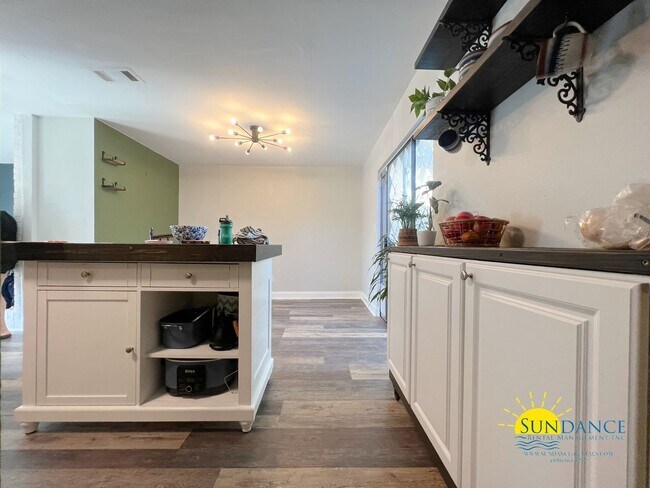 Photo - 2 Bedroom home with custom upgrades in the...