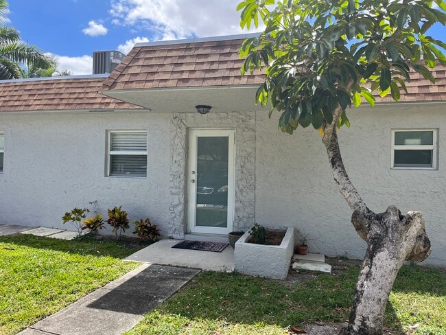 Photo - 401 SW Natura Ave