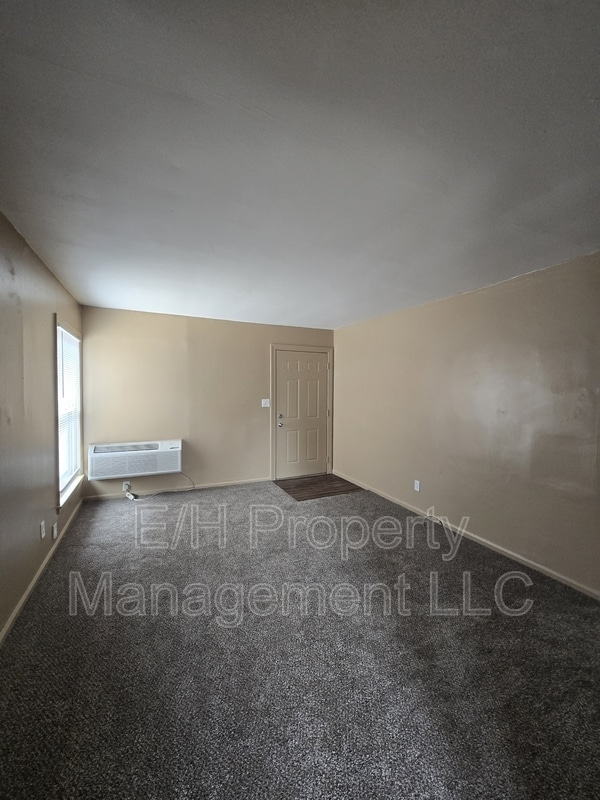 Photo - 1952 S Hiram St