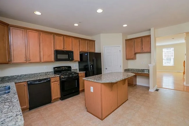 Photo - 3815 Fish Pond Ln