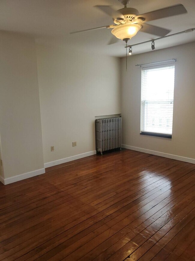 Photo - 713 W 33rd St Unidad 713 W. 33rd St. - 3