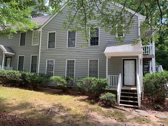 Building Photo - 2401 Sawmill Rd Unit 2405