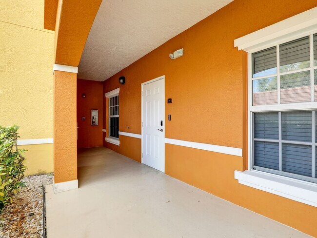 Photo - Stylish Getaway in the Heart of Naples – 3...