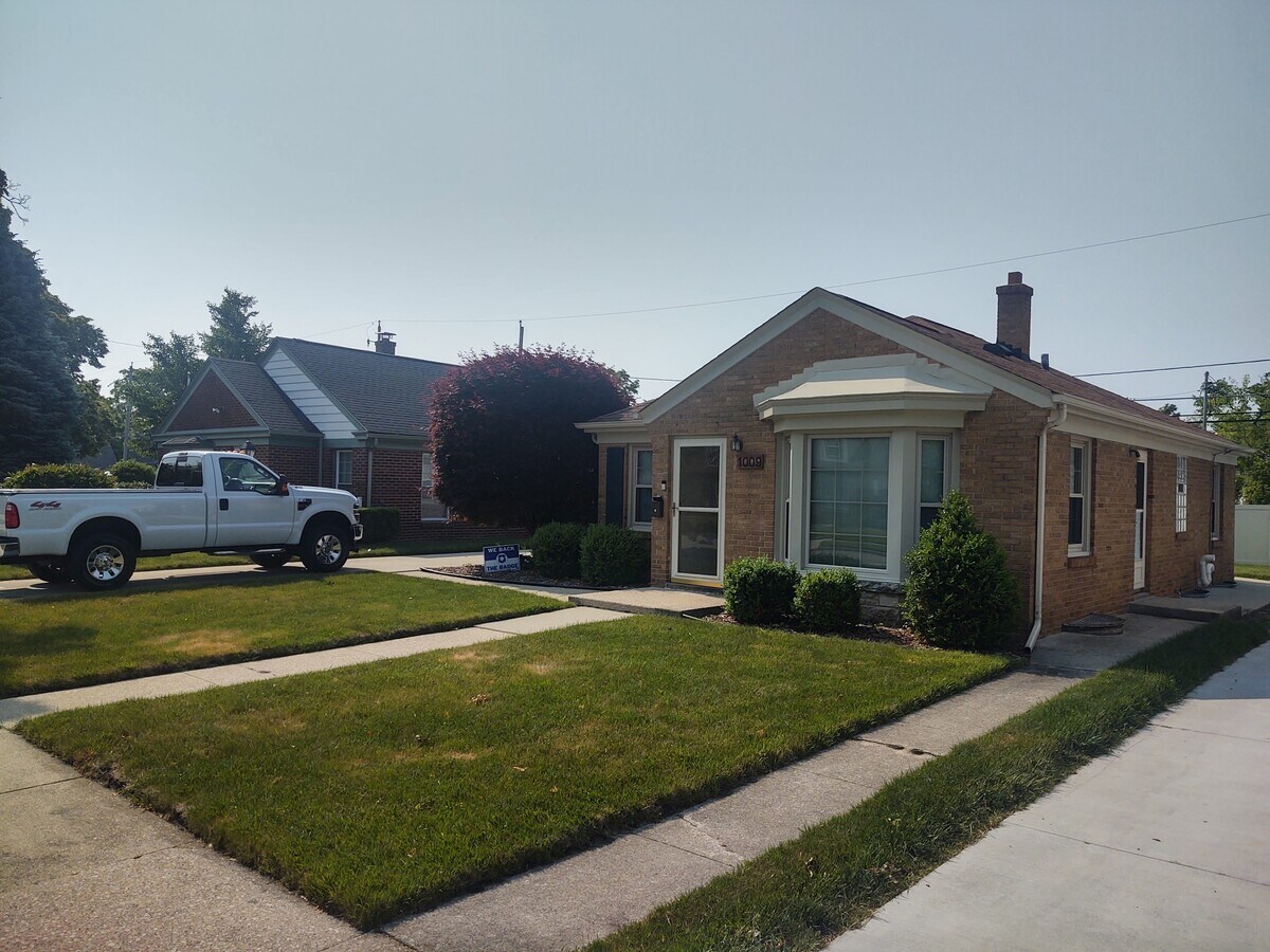 Photo - 1009 Kingston Ave House