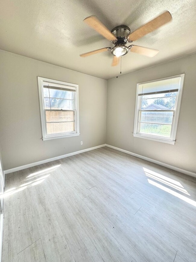 Photo - 4 Bed 2 Bath Move In Ready! Pre-Leasing