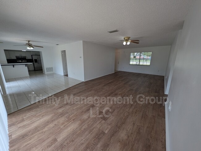 Photo - 1101 Lodge Cir