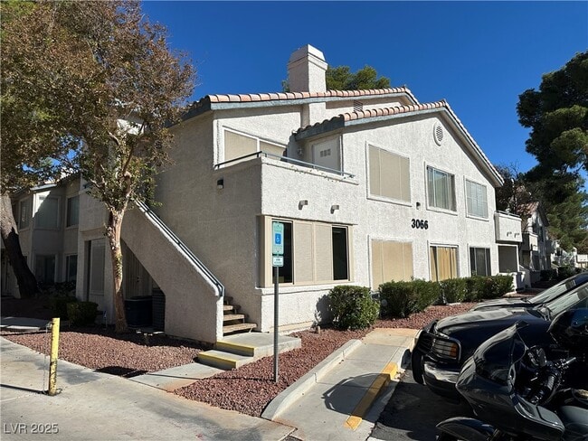 Building Photo - 3066 Tarpon Unit 204