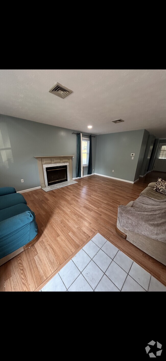 Building Photo - 30 Cadogan Way Rental