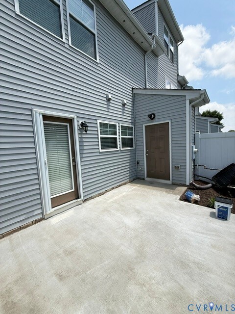 8057 Ellendale Dr