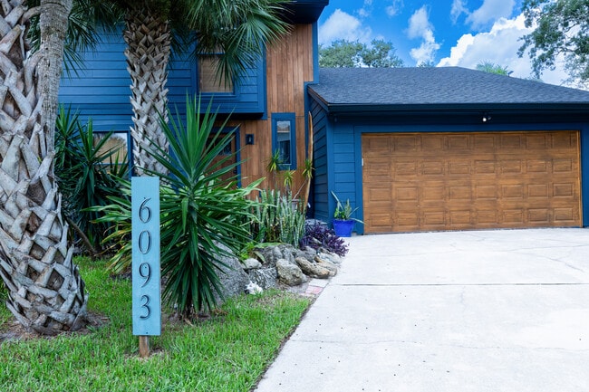 6093 Rojo Rd
