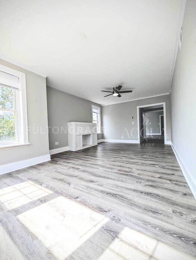 6300 N Oakley Ave Unit 3