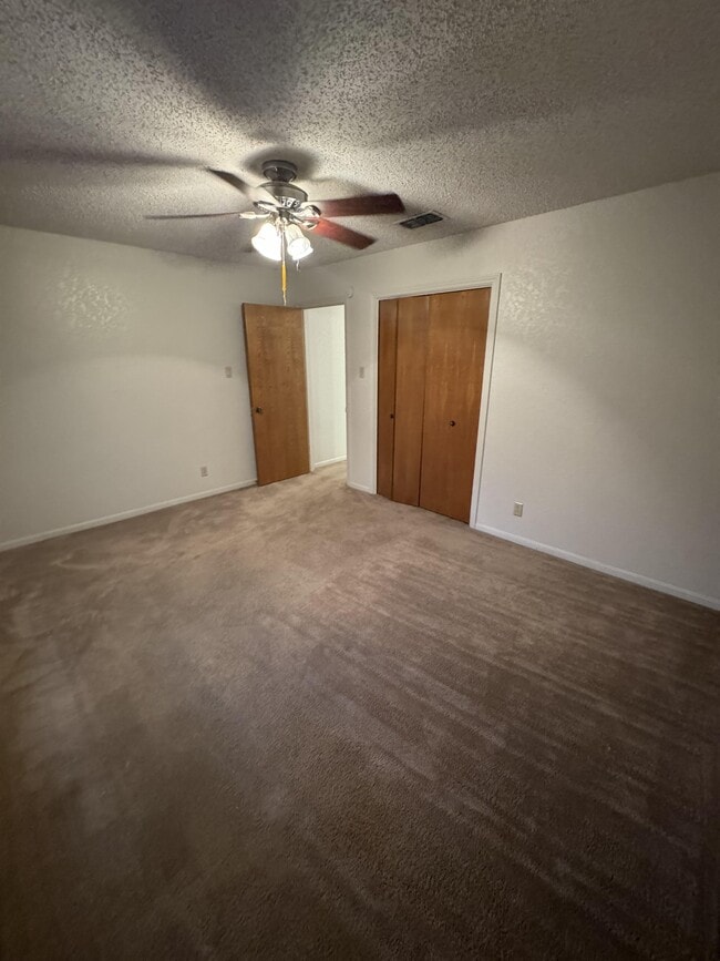 206 Redwood Cir