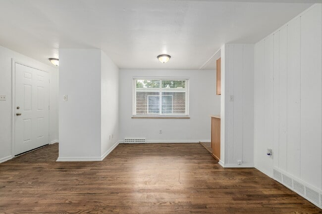 Photo - Remodeled 2 bedroom, 1 bath duplex for rent