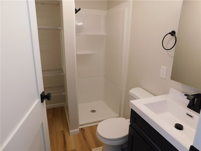 Photo - 182 E Main St