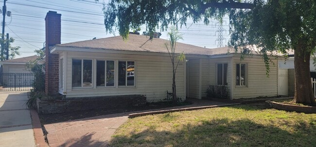 Photo - 6333 Vicland Pl House