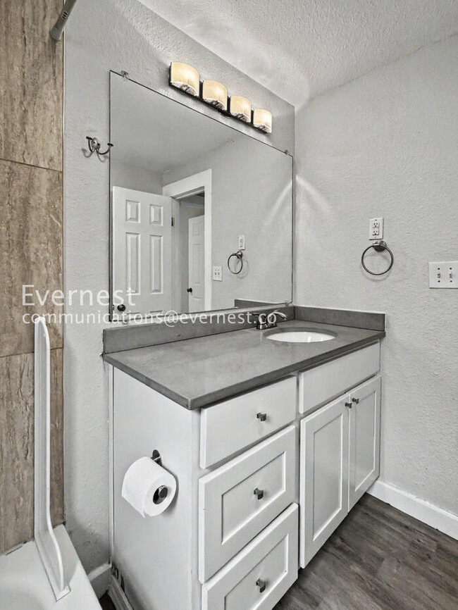 Photo - 4301 S Lincoln St