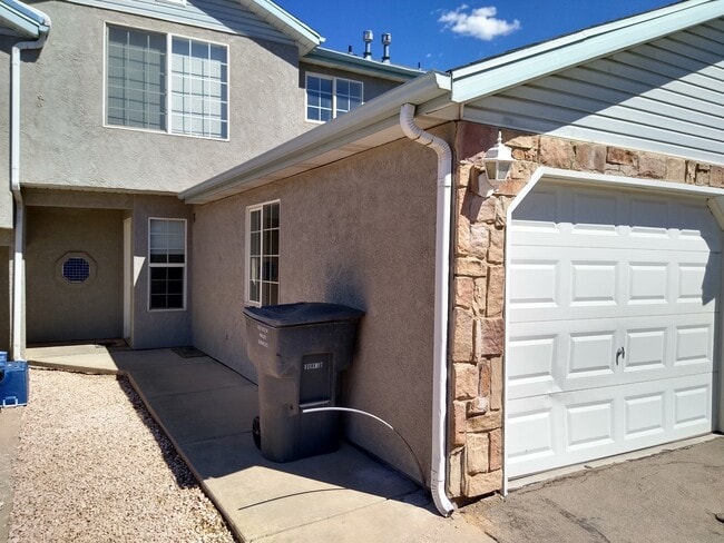 Photo - 334 S 400 E
